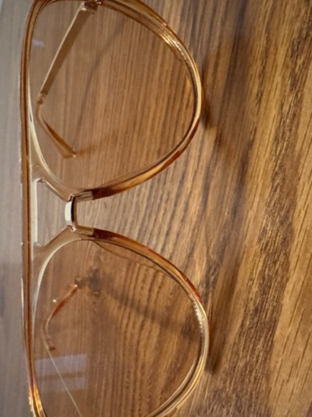 Sunglasses yellow tint, beautiful , excellent condition.